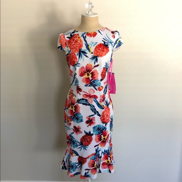 Betsy Johnson Aloha Floral Dress - Picture 2 of 5